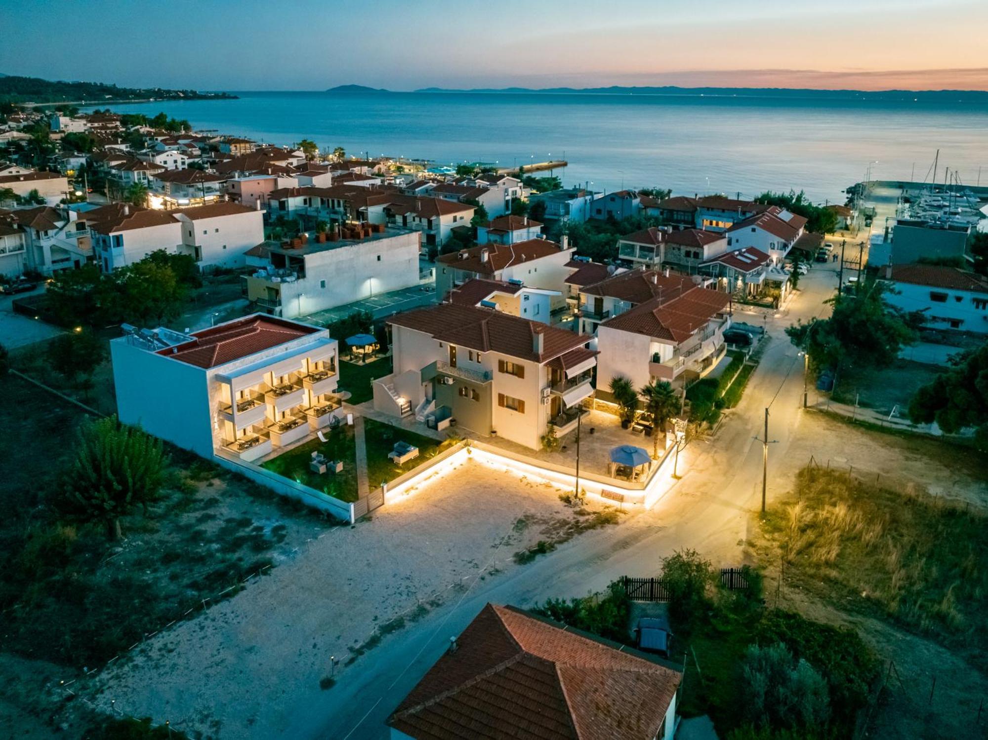 Antony'S Luxury Apartments Nikiti  Exterior foto