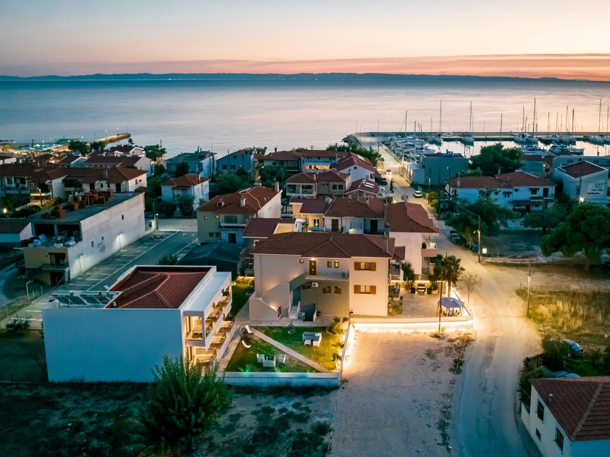 Antony'S Luxury Apartments Nikiti  Exterior foto